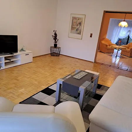 Geraeumige 5 Zimmerwohnung