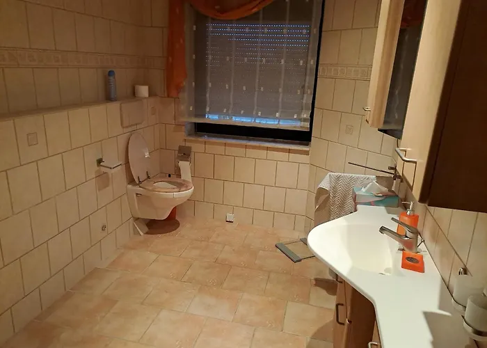 Geraeumige 5 Zimmerwohnung